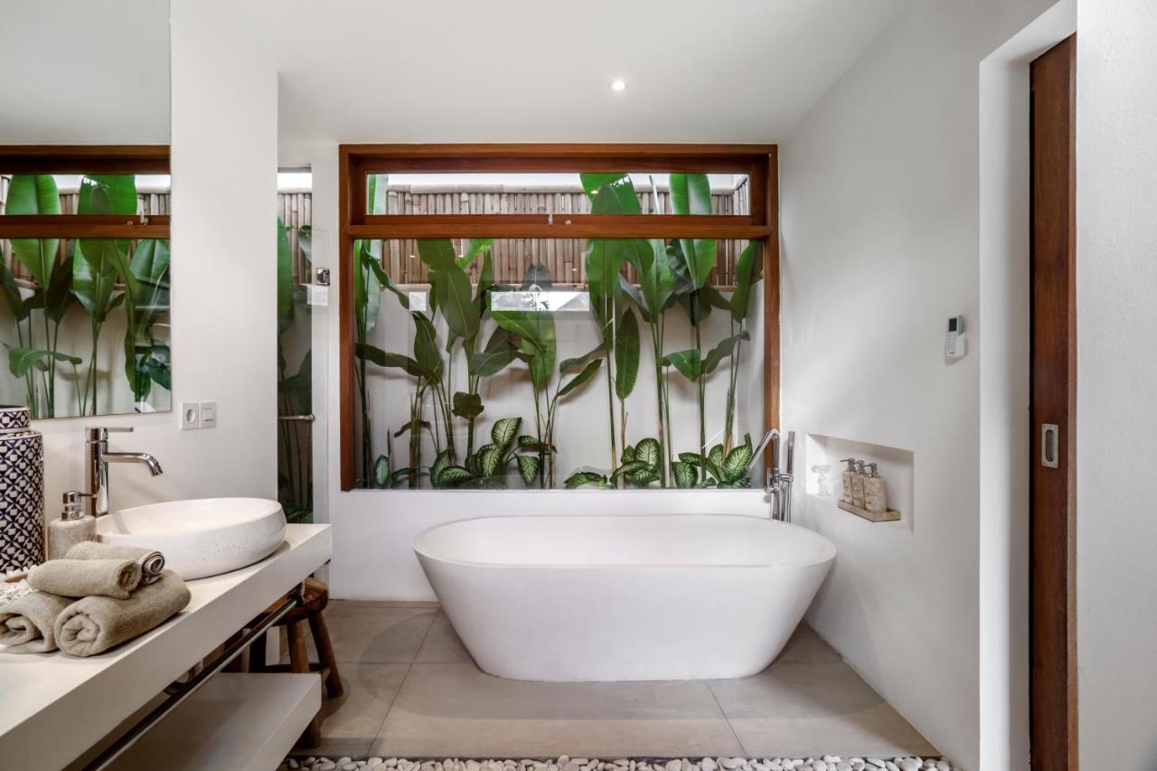 Villa Nabi By Alfred In Bali เซมินยัค ภายนอก รูปภาพ